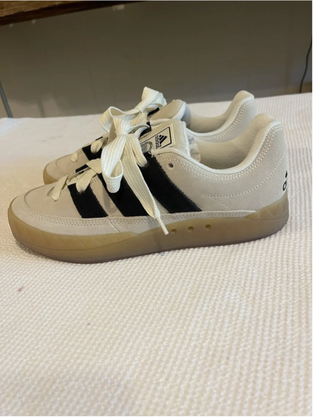 ADIDAS ADIMATIC Chunky Off White Core Black Gum Men’s 8.5 NEW!